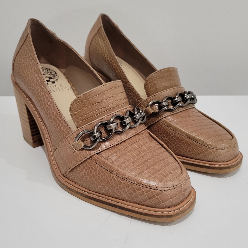 Vince Camuto healed loafers